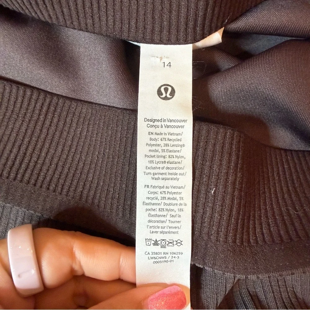 Lululemon Ribbed Softstreme Zip-Leg High-Rise Cropped Pant 25" Espresso size 14 - Picture 3 of 11